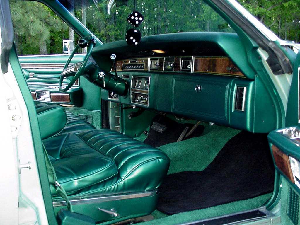 [Immagine: 77LincolnFrontSeat.jpg]