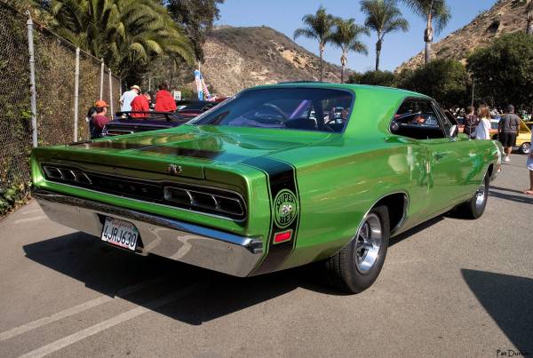 [Immagine: 1969_Dodge_Super_Bee_-_Bright_Green_Poly_-_rvr.jpg]