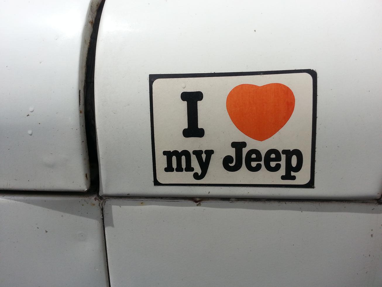 [Immagine: cj%20i%20love%20my%20jeep.JPG]